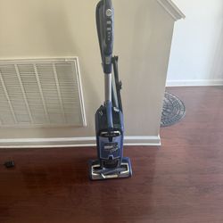 Shark Powered Lift-Away Vacuum Cleaner