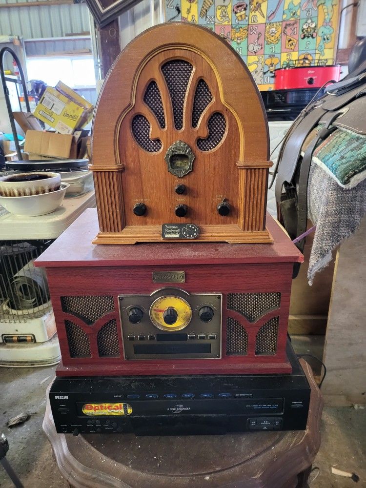 Antique Norman Rockwell Music Set / Radio