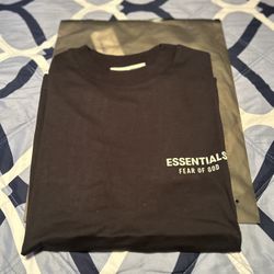 Essential T Shirt Size Small