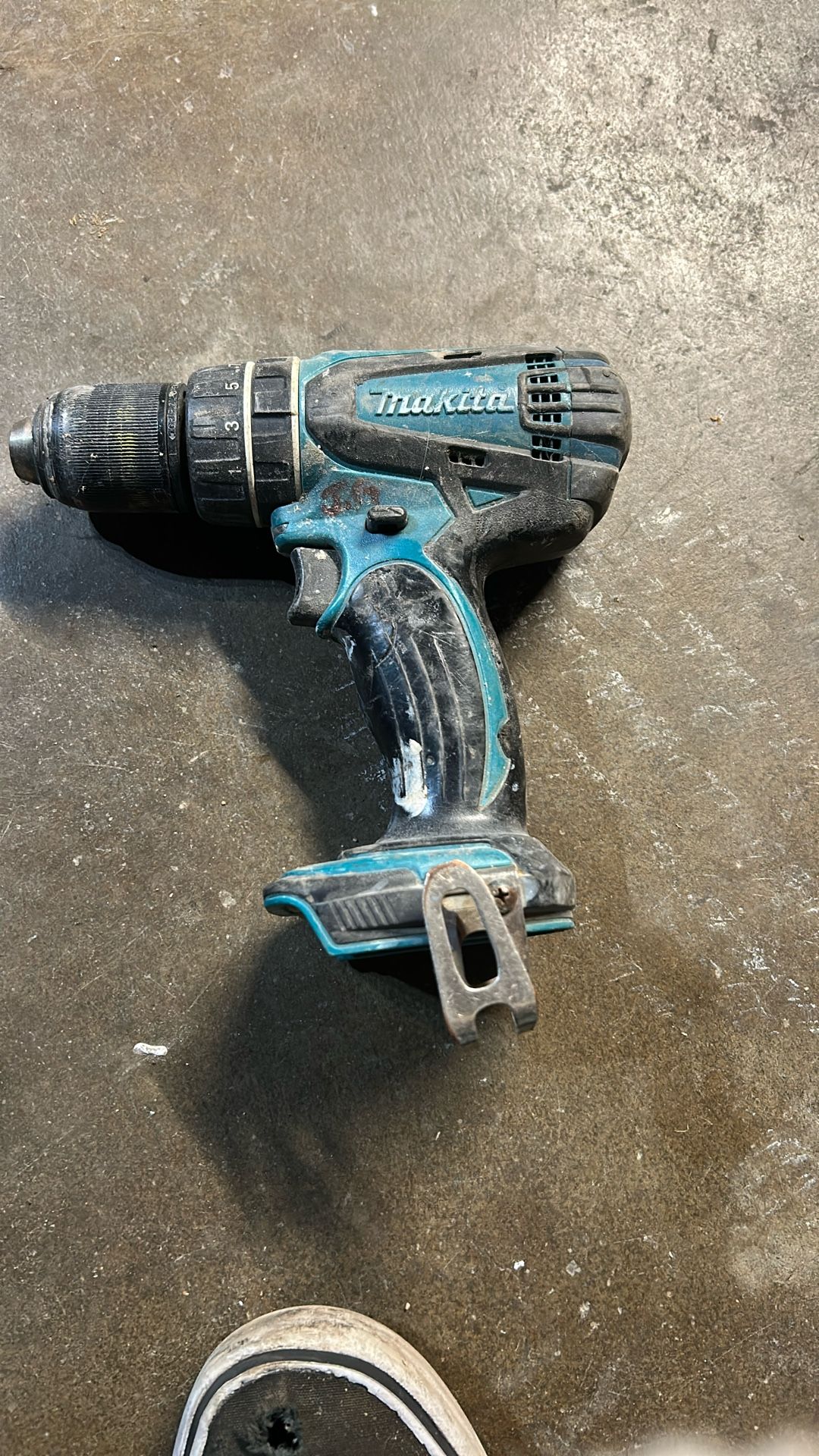 Makita LXPH01 18-volt LXT Cordless Drill/Driver/Hammer Drill