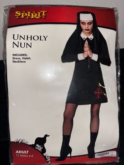 COSTUME