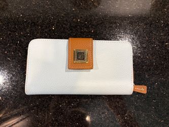 Stone Mountain Pebble Double Zip Around Wallet Light Blue Genuine Leather 7x2x4”