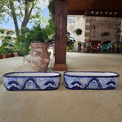 XL Long Talavera White And Blue Clay Pots (Planters) Plants. Pottery $65 cada una.