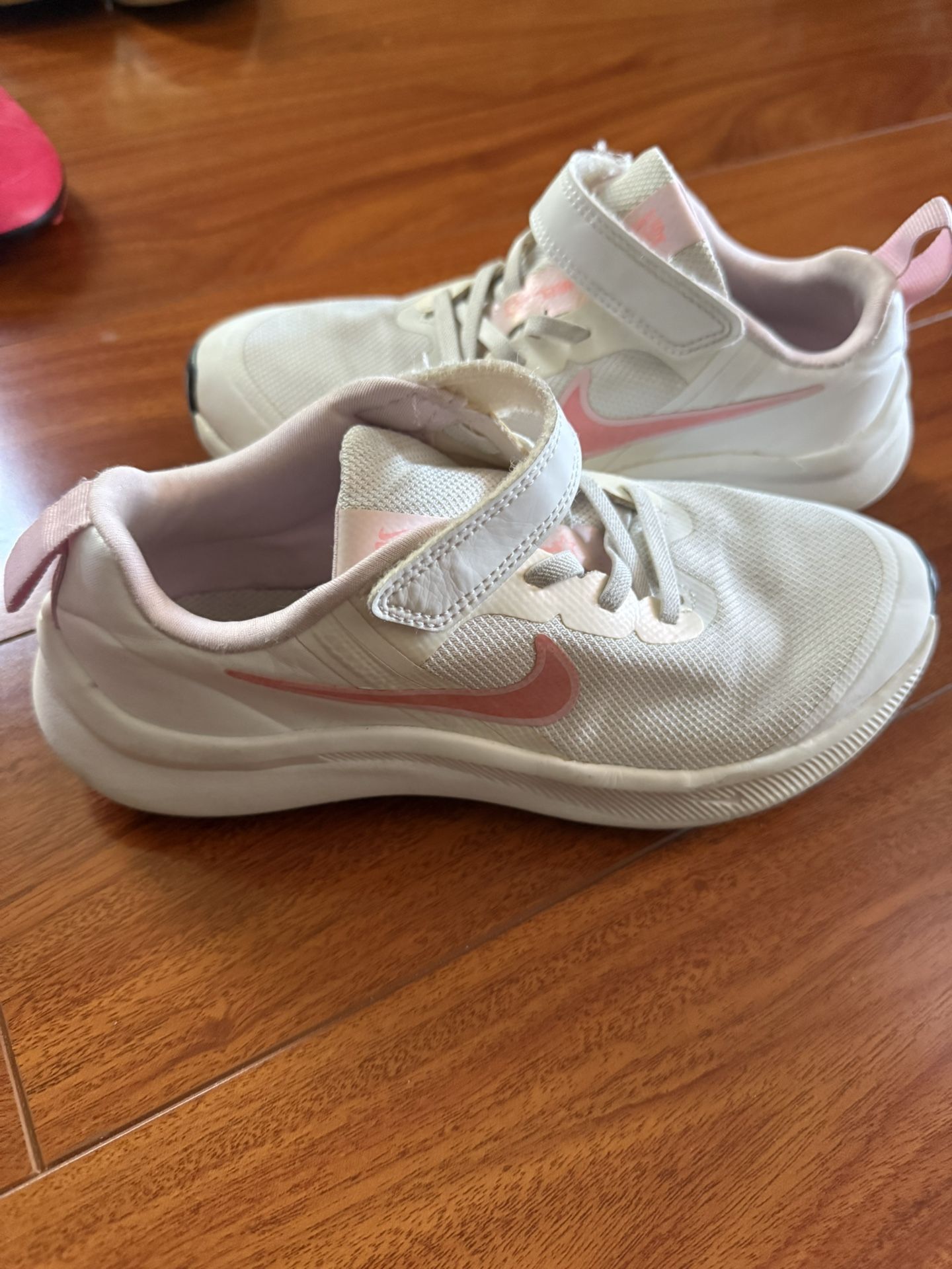 Girl Shoes Size 2 ( 16 Pairs Of Shoes)