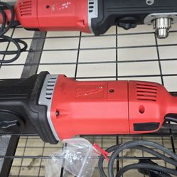 MILWAUKEE ELECTRIC SUPER HOLE HAWG RETAILS 400$ ASKING 200$ FOR IT