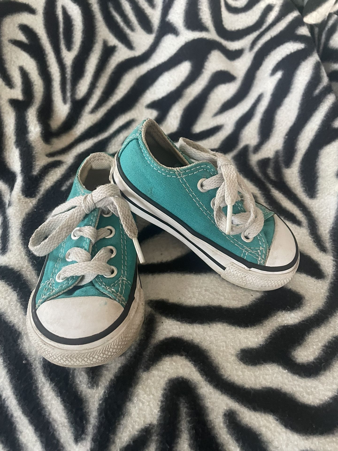 Toddler Size 4 Converse 