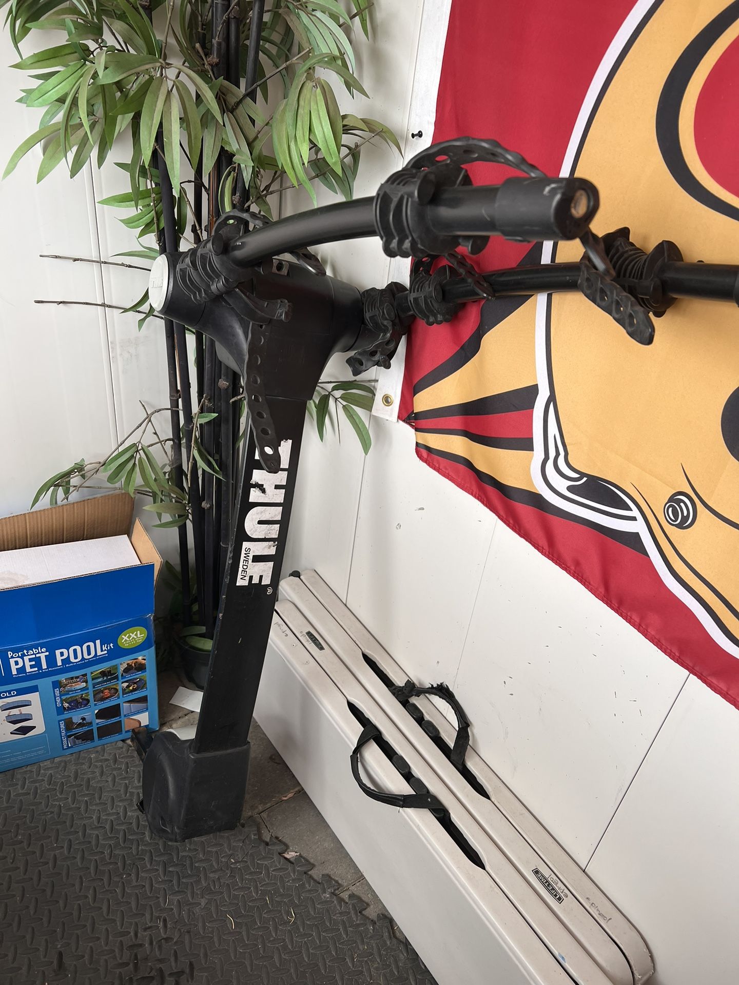 Thule Sweden 3bike Rack 1 1/4” for Sale in San Diego, CA OfferUp