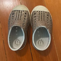 Native Sparkly Toddler Girls Shoes Size 5