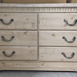 6 Drawer Dresser W/ Attaching Mirror & Night Stand