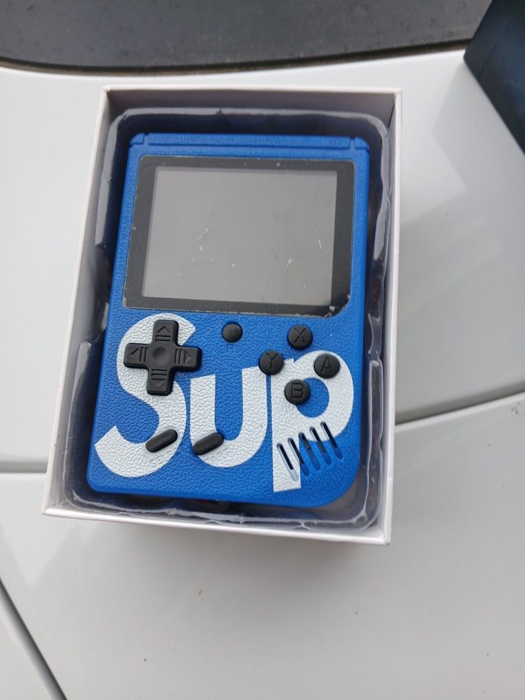 G4 Hand Held Game With 400 Games