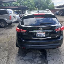 Infiniti QX70 black