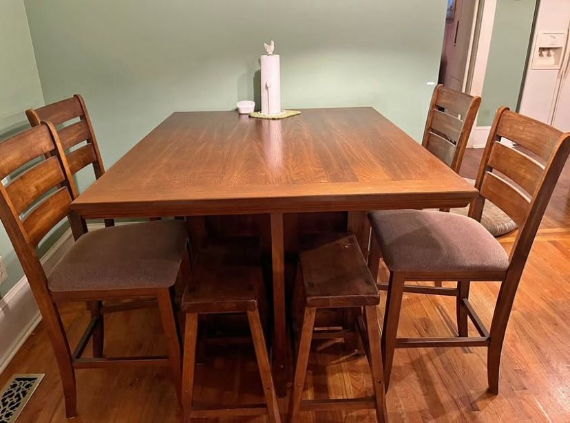 Bar Height Table with 4 Chairs and 2 Stools