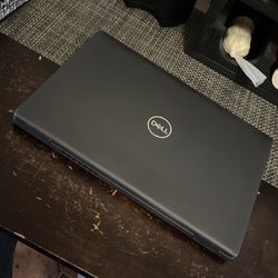 Dell Laptop Latitude 3520 
