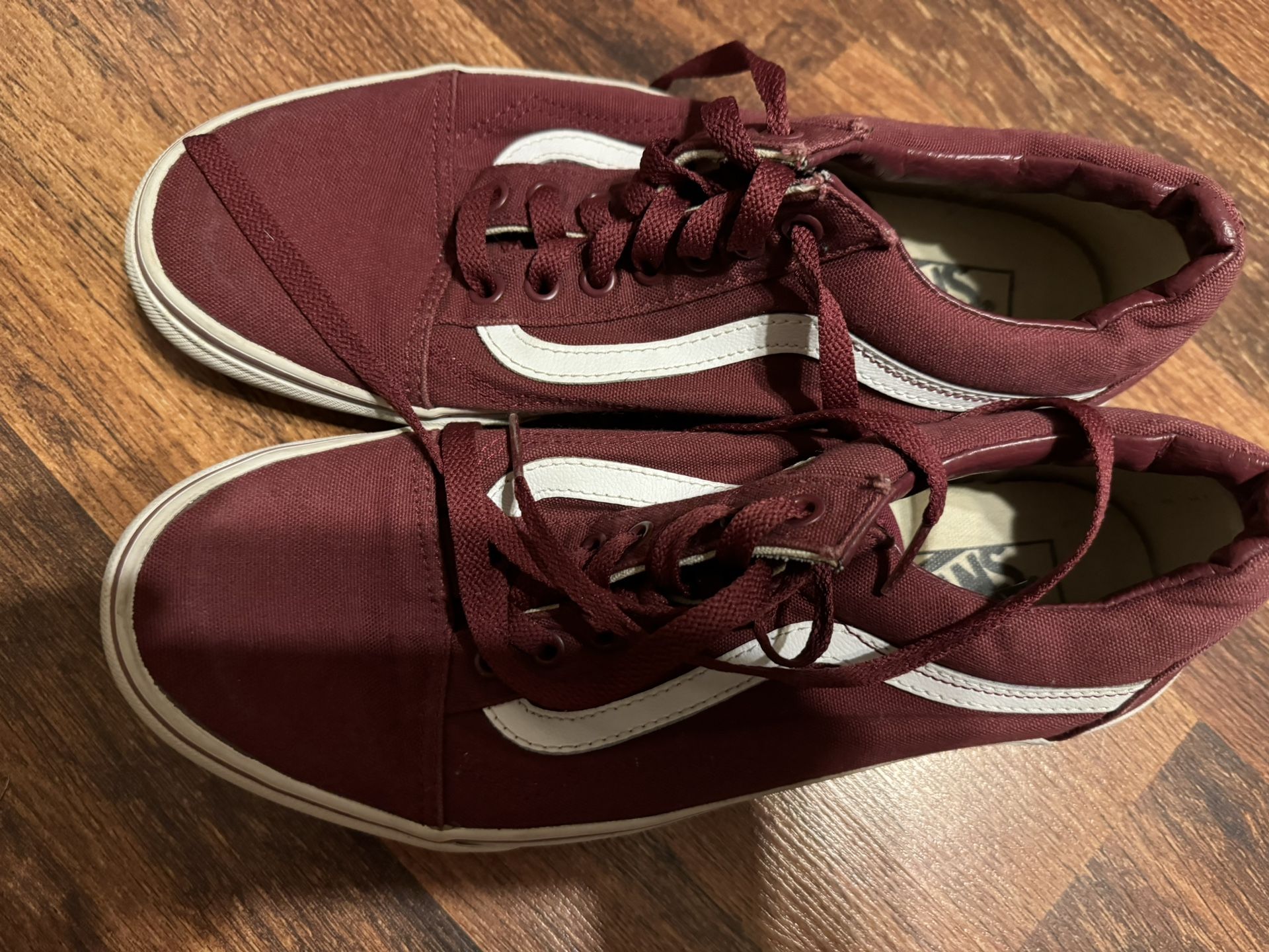 Men’s 10 Burgandy Vans