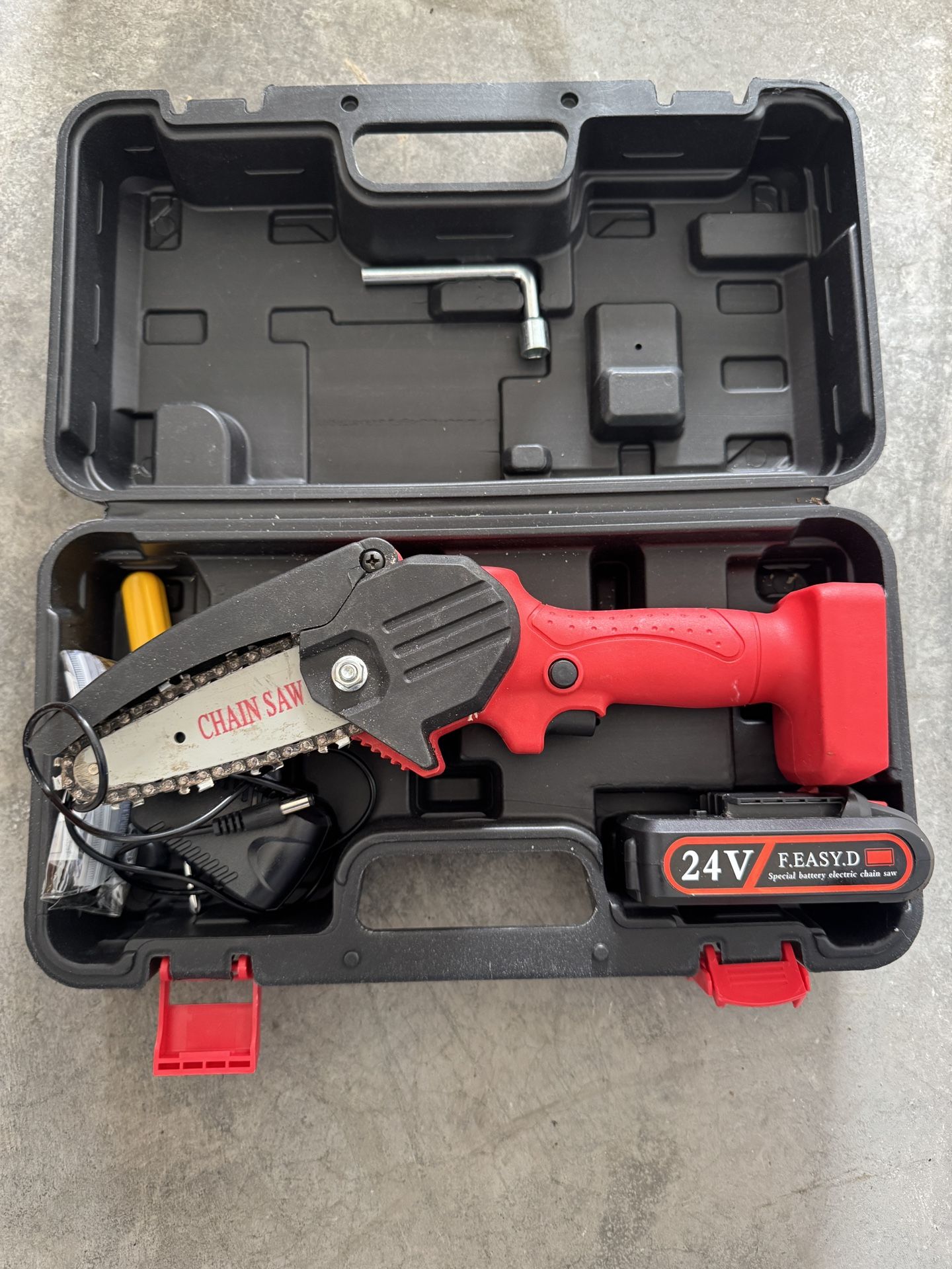 Mini Chainsaw