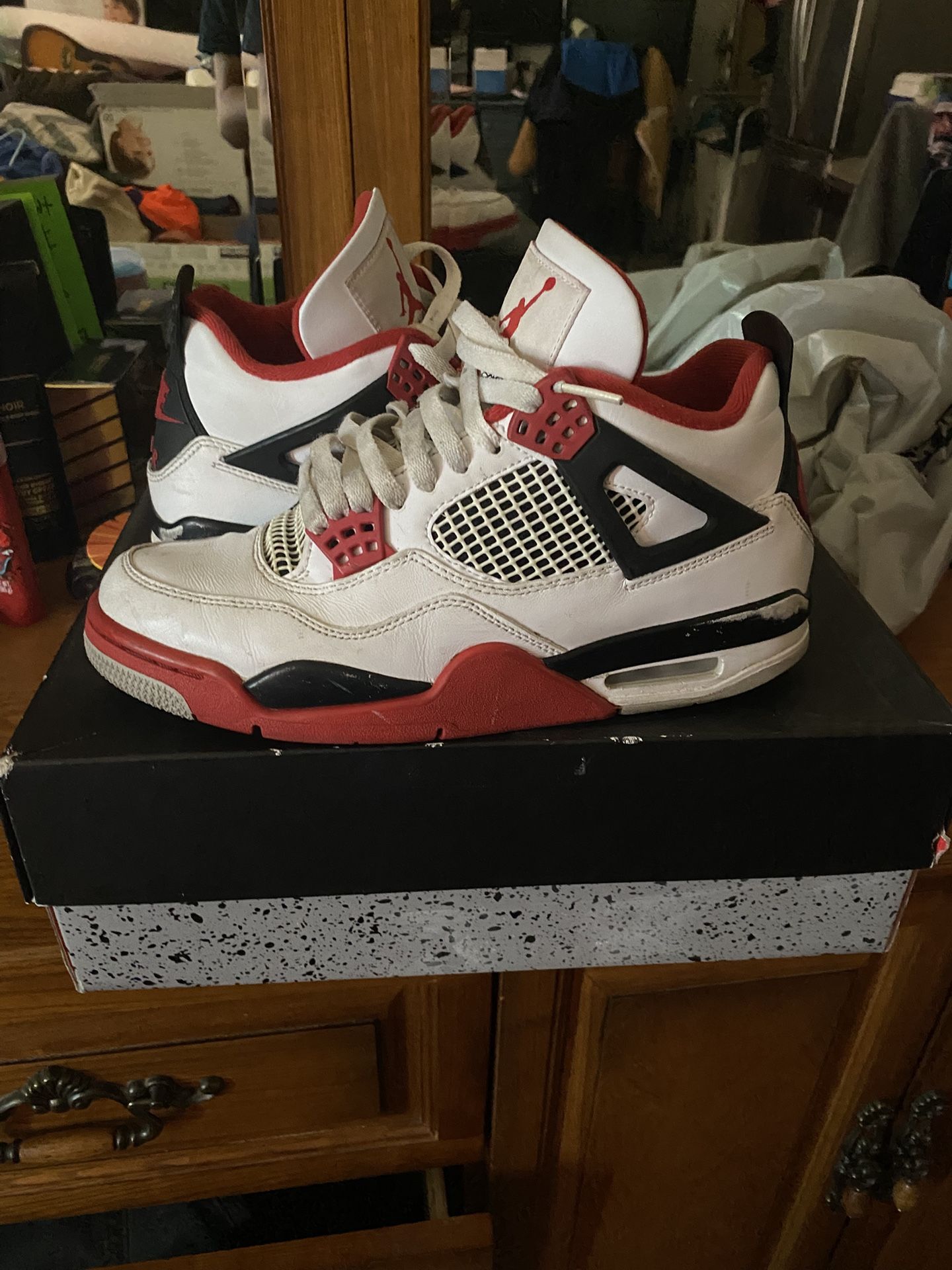 Jordan 4s Fire Reds