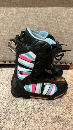 Gravity Women’s Snowboarding Boots Size 6.5