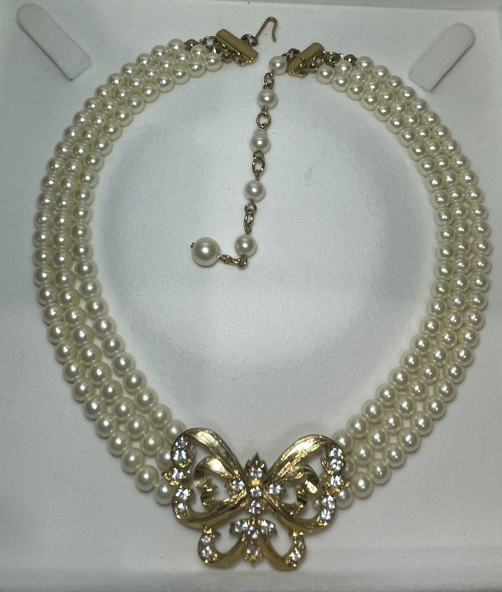 Vintage Signed AVON 3 Strand Faux Pearl Rhinestone Butterfly Choker Necklace