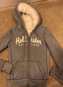 Hollister fur lined zip up hoody xs