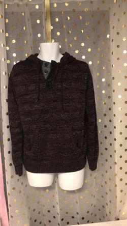 Men’s size XL hoodie sweater with a front pocket in almost new condition. Worn only once!
