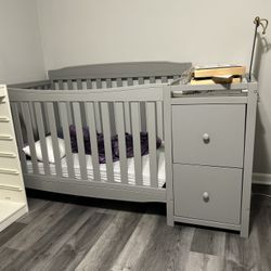 Convertible Crib  (GRAY)