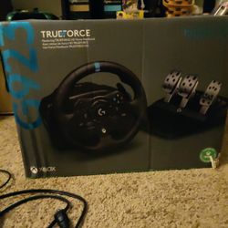 Logitech G923 Racing Wheel + Pedals + Shifter