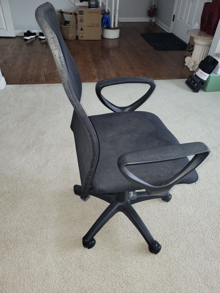 Desk Chair - Free
