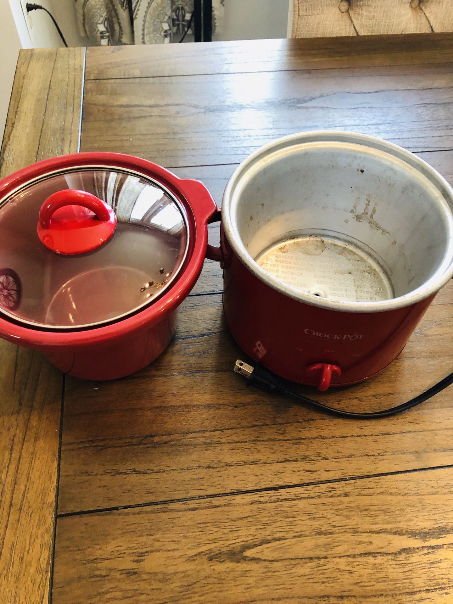 Mini Red Crock-Pot for Sale in Arlington, VA - OfferUp