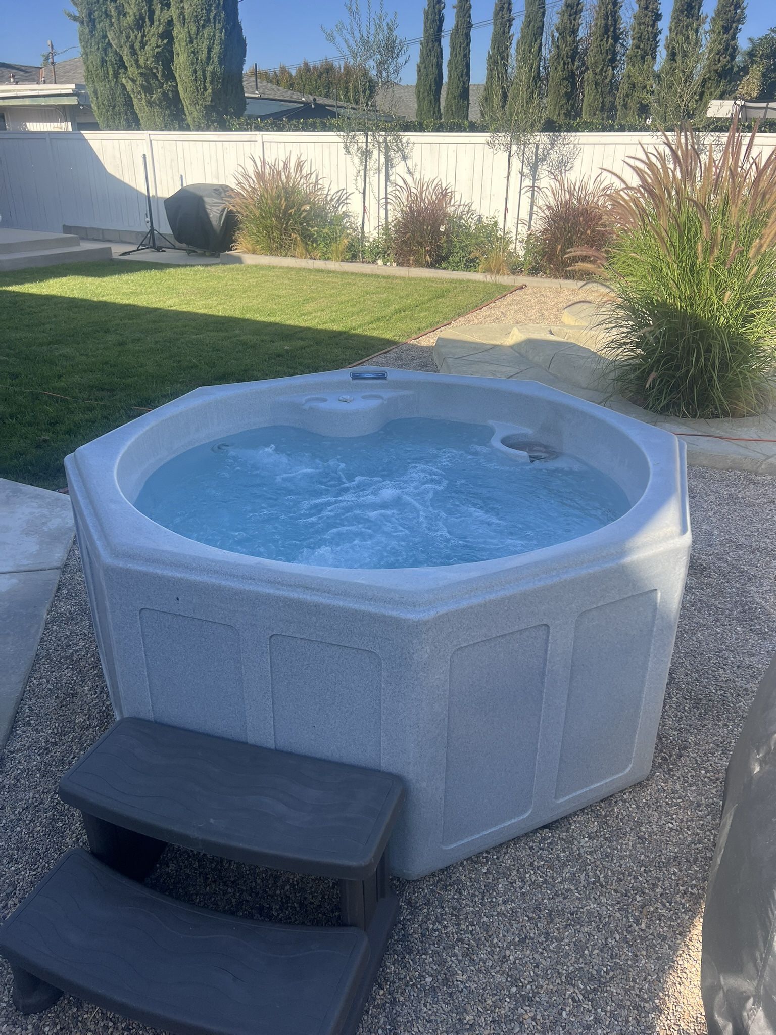 Hot Tub Jacuzzi - Plug & Play