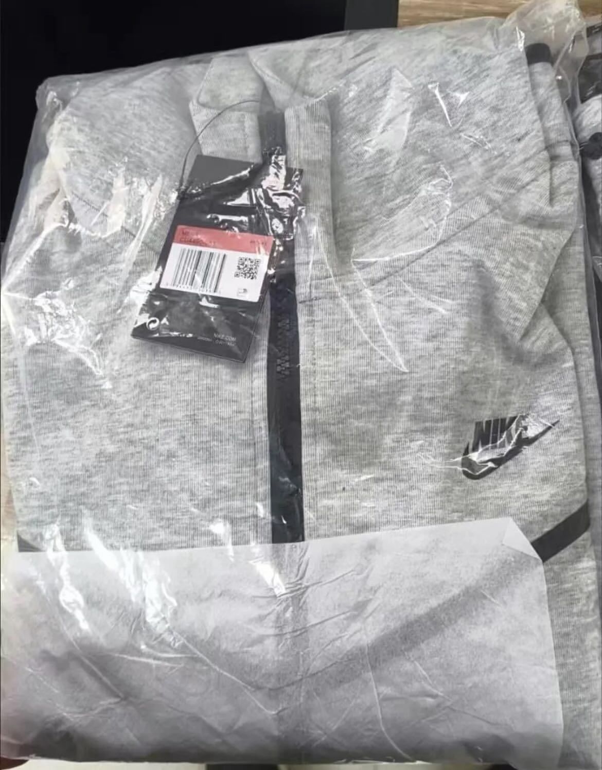 Grey & black Nike Tech Full Set