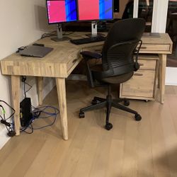 Contemporary Modern Corner Desk - LIVING SPACES
