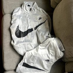 Nike Tracksuit 