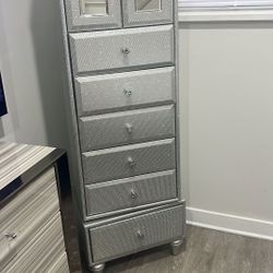 Melrose Place king-size bedroom set with mattress