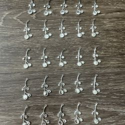 25 Pieces Of Silver Colored/Pendant Pieces For jewelry Making