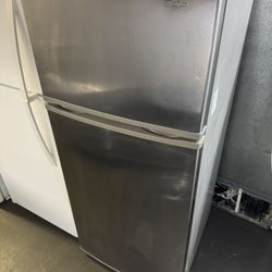 Whirlpool Stainless Steel Apartment Size Refrigerator 