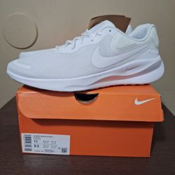 Nike Revolution White Mens 9.5