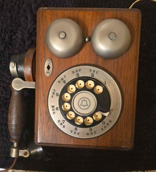 Antique Vintage Western Electric Walnut Wood Wall Telephone As IsAntique Vintage Western Electric Walnut Wood Wall Telephone As Is