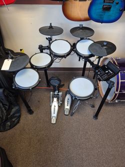 Alesis Nitro Max Electronic Drum Set