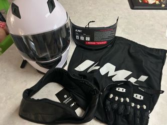 Motorcycle helmet and accessories
