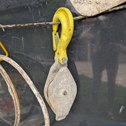 Large Pulley With Hook