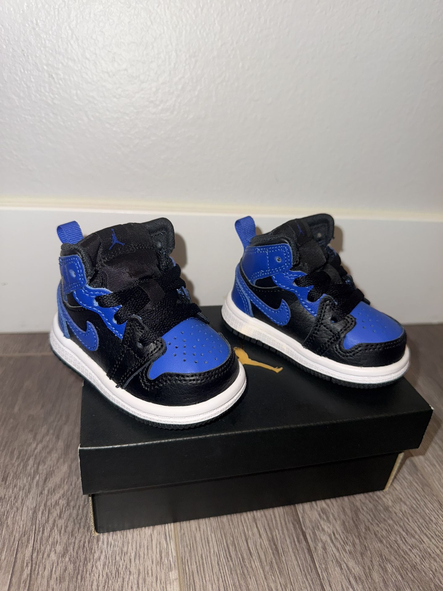 Baby Jordan’s; Jordan 1 MID (TD) 
