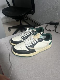 Travis scott’s bought in europe never worn brand new