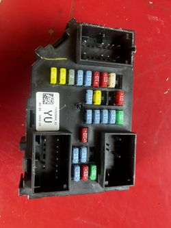 07 to 13 Escalade Tahoe Yukon Dash Panel Upper Fusebox Fuse Box