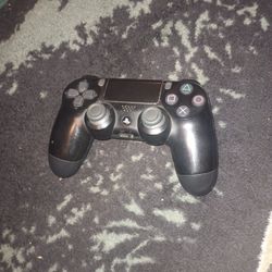 PS4 CONTROLLER