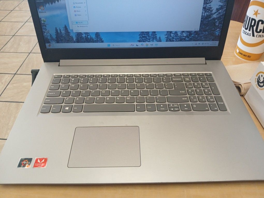Lenovo Laptop 18in