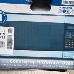 New Countertop Microwave  Oven