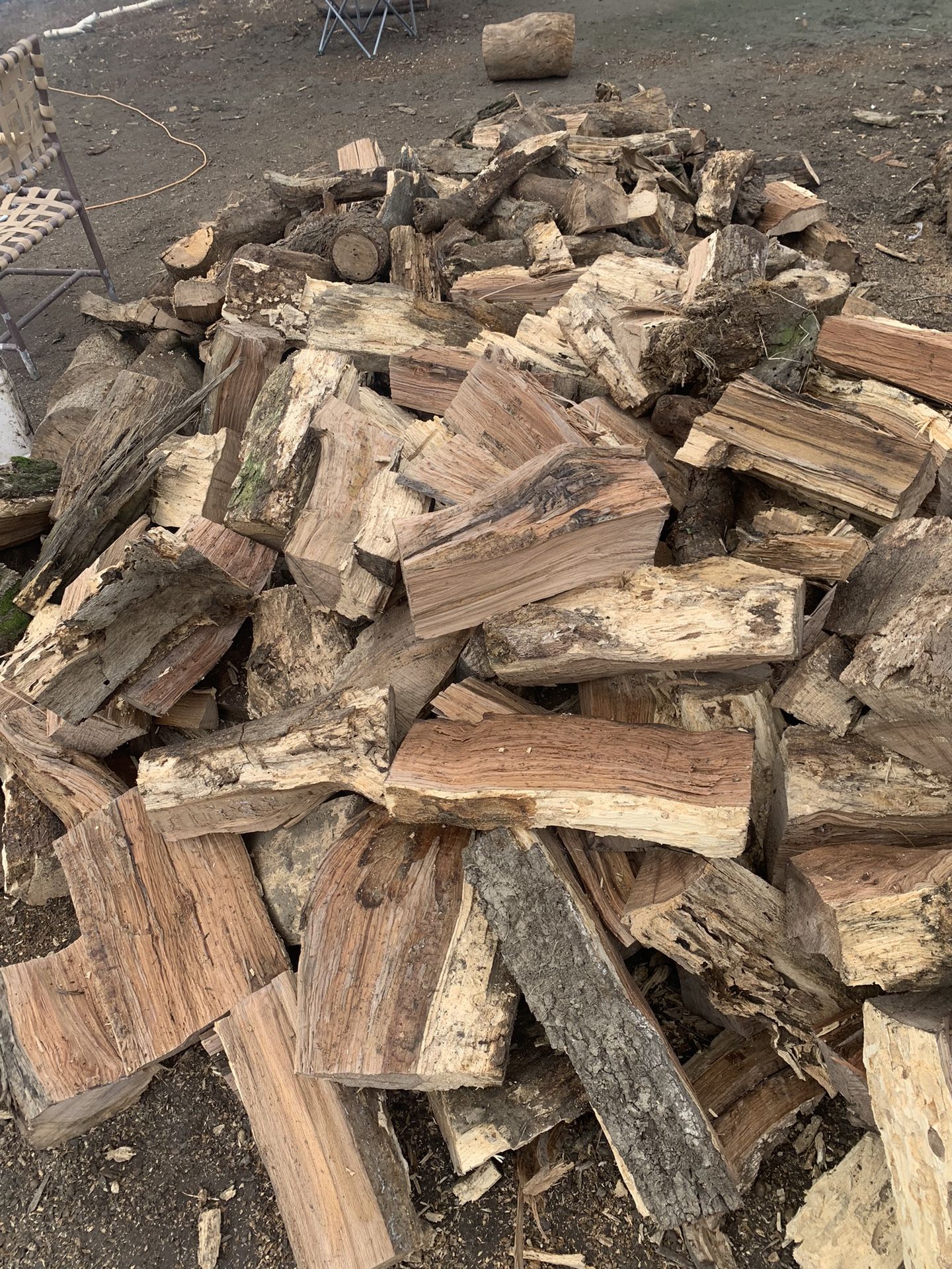 Dry Split Oak $125 Truckload Delivery Available