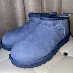 UGG Ultra Mini Classic, Size 6