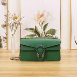A green and enduring bag