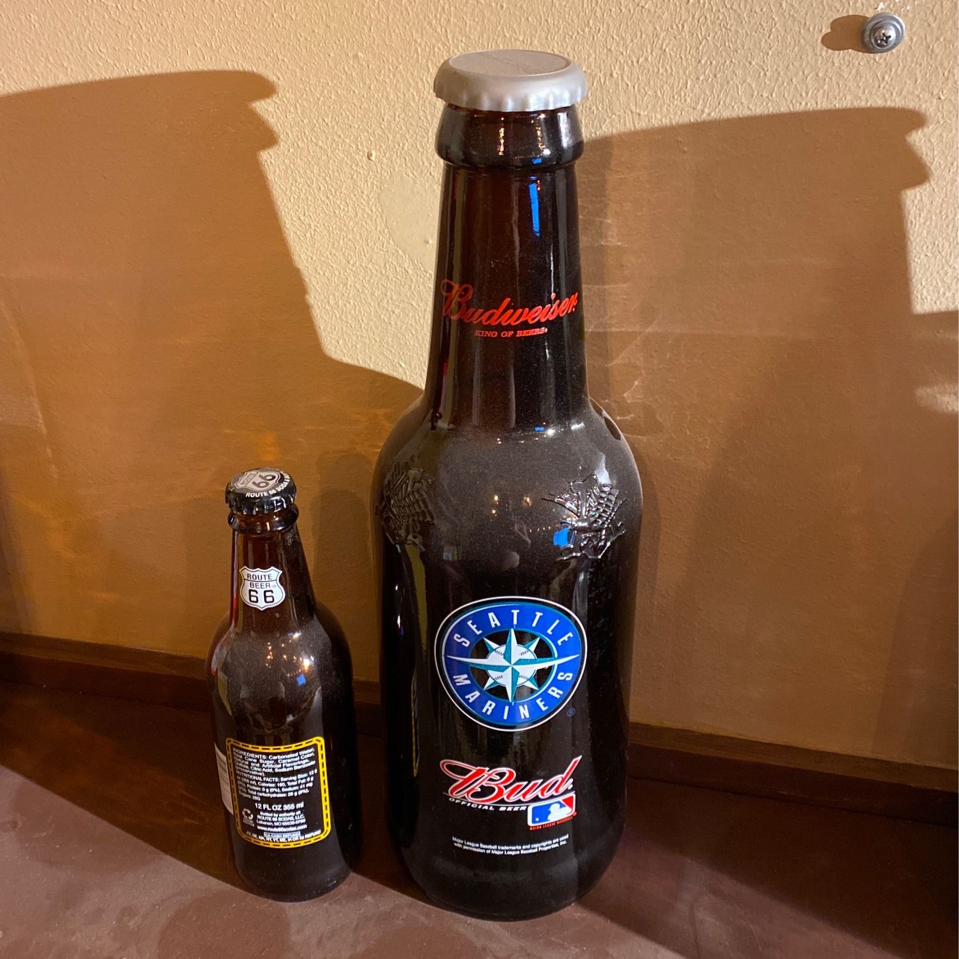 Jumbo Budweiser Seattle Mariners glass bottle